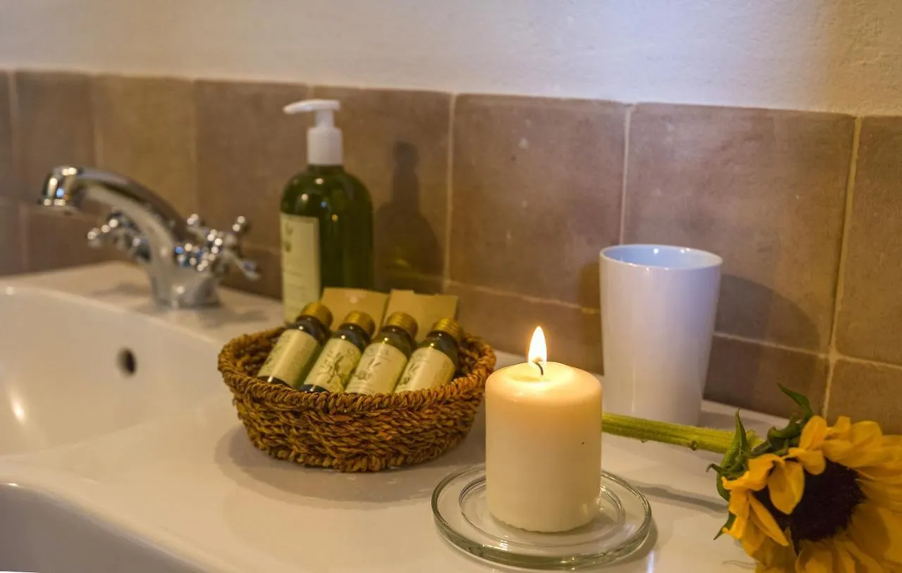 Podere Carceroni Poggi del Sasso Country house
