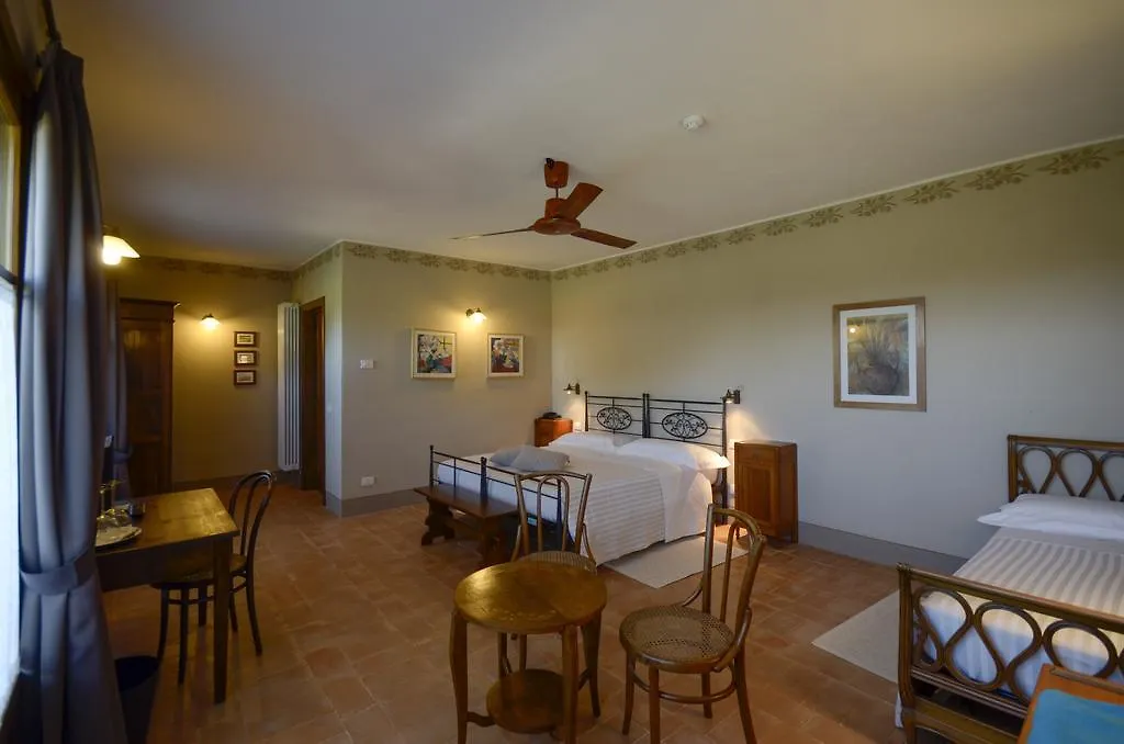 Podere Carceroni Poggi del Sasso Country house